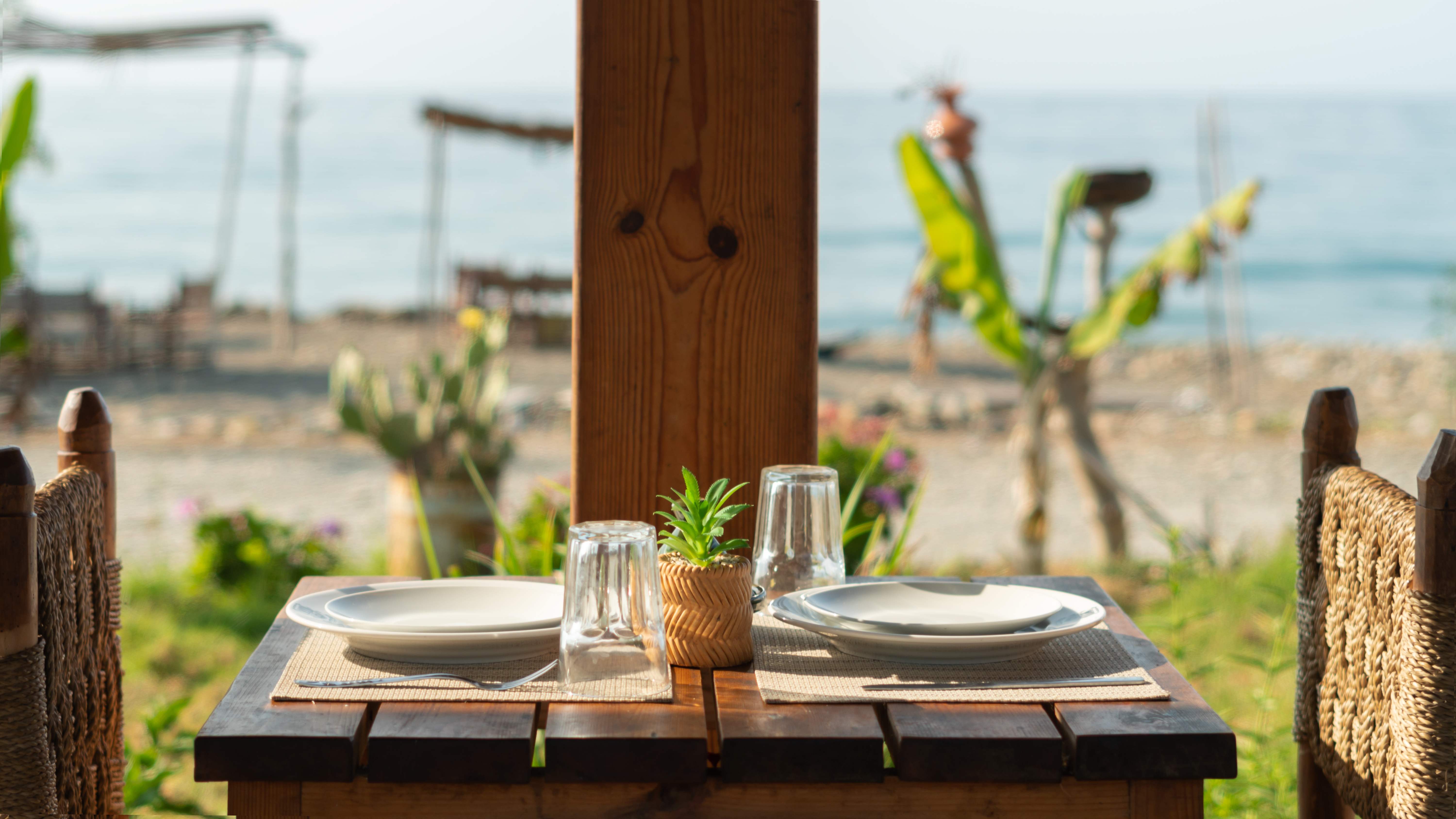 Beachside dining at Taghassa Camp